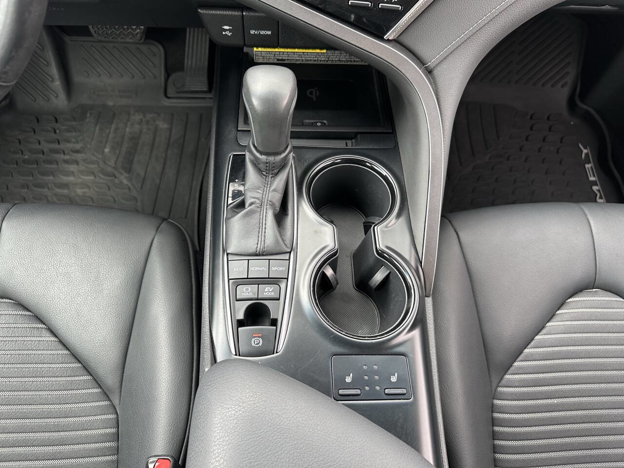 Used 2018 Toyota Camry SE image 19