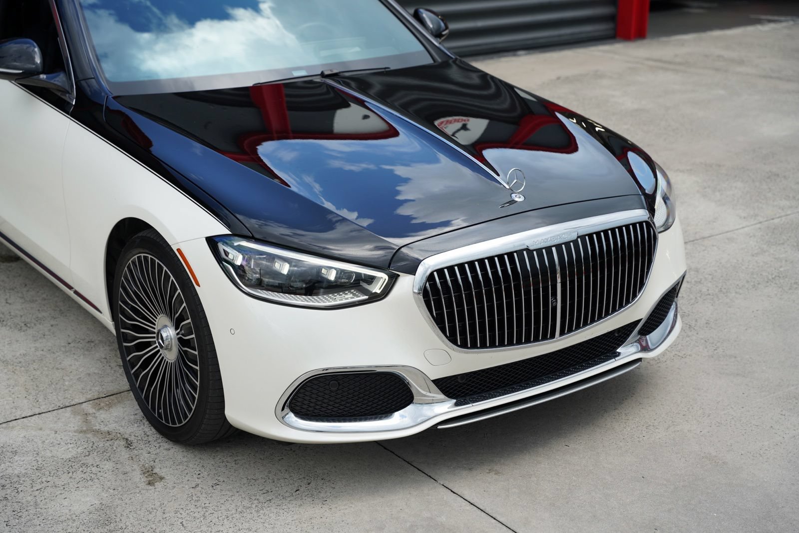 Used 2023 Mercedes-Benz Maybach S 580 4MATIC image 3