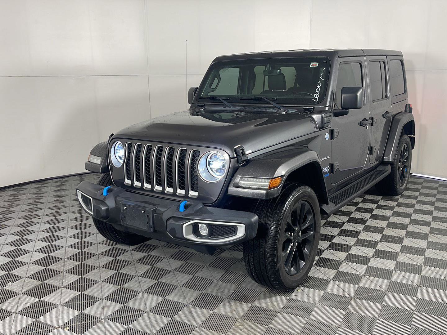 Used 2022 Jeep Wrangler Unlimited Sahara w/ Cold Weather Group AWD/4WD image 2