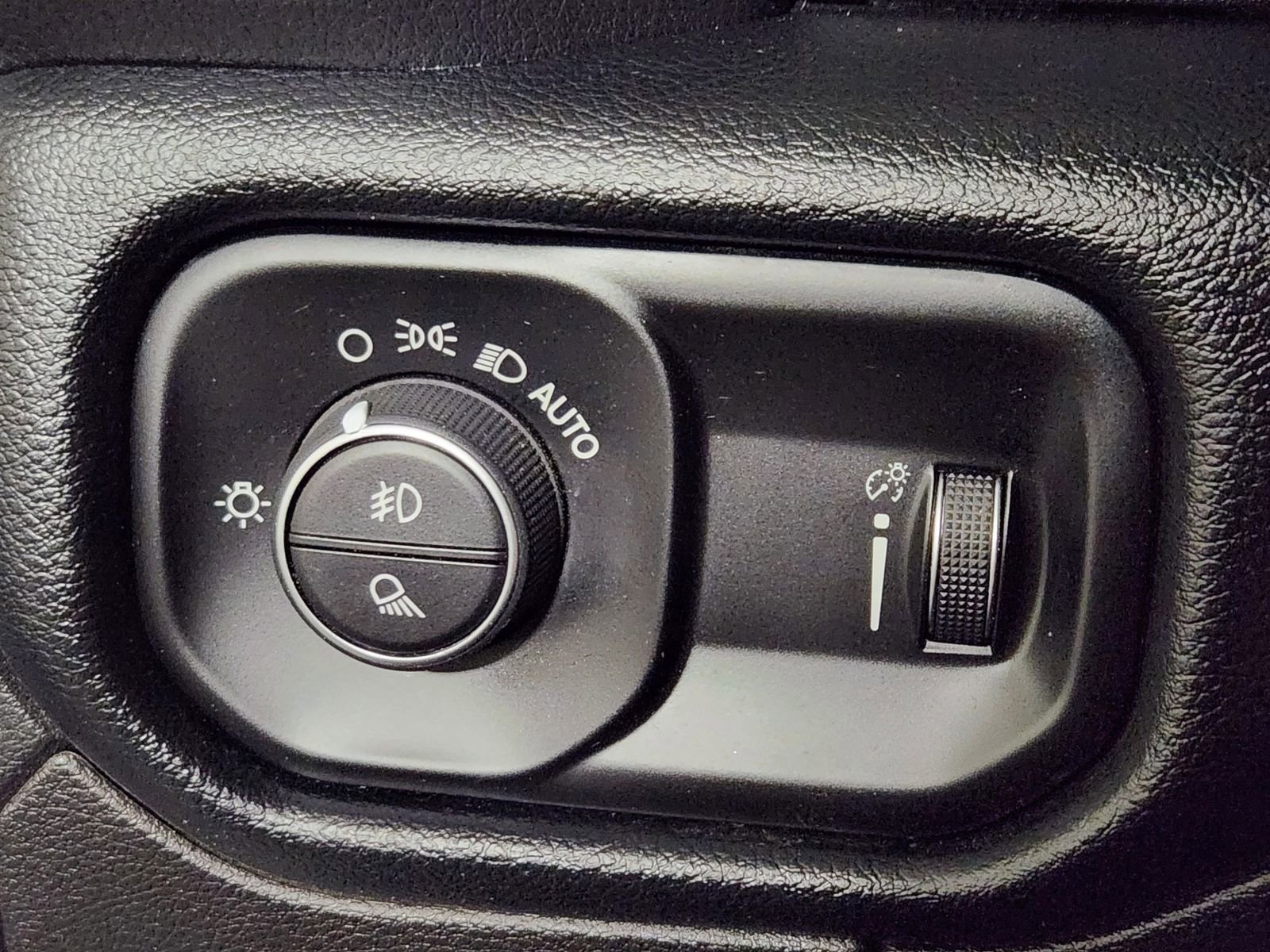 Used 2021 RAM 1500 Big Horn image 26