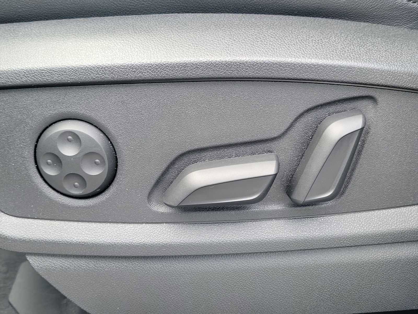 Used 2023 Audi Q5 2.0T Prestige image 16