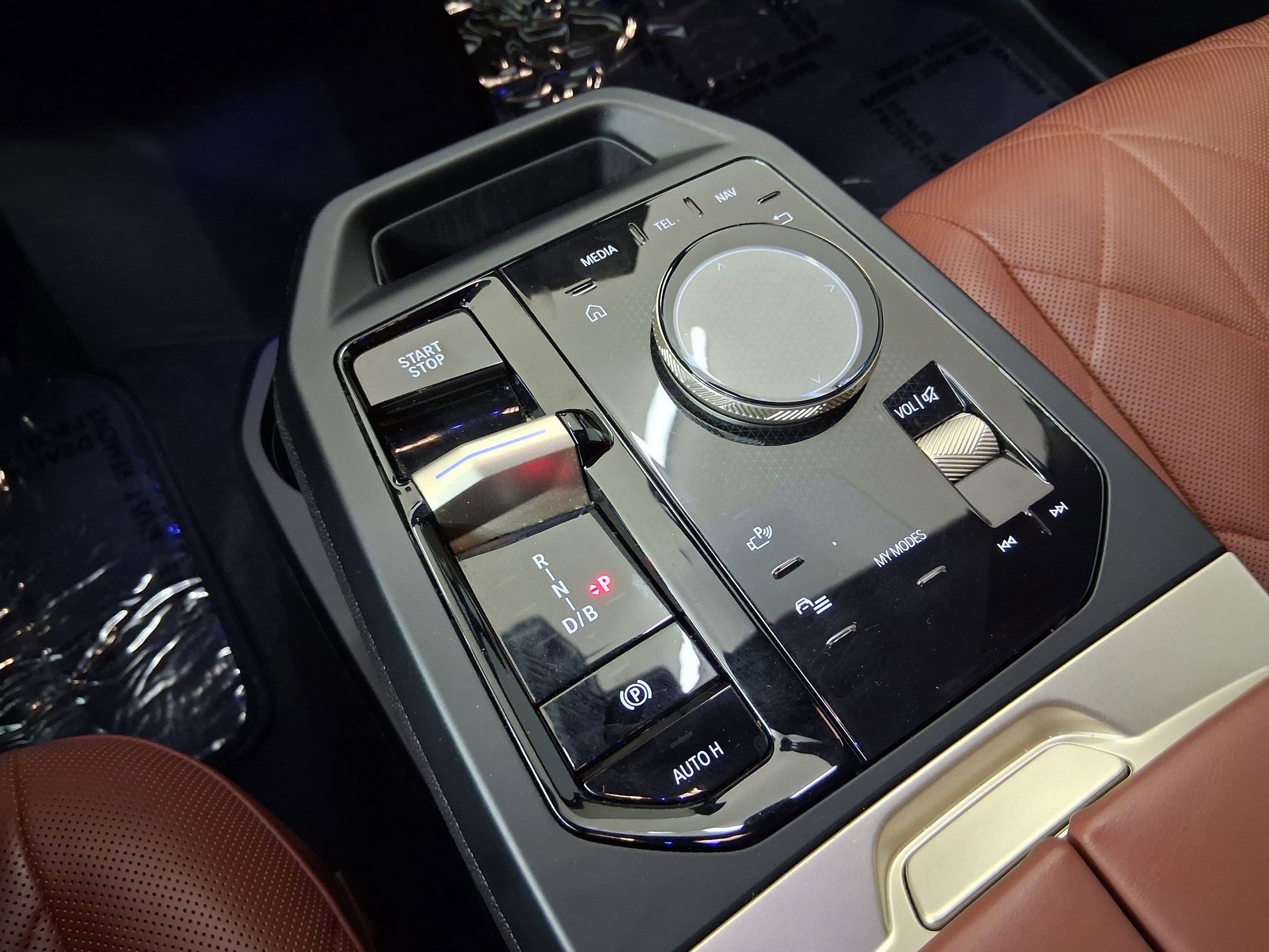 Certified 2023 BMW iX xDrive50 w/ Sport Package image 16