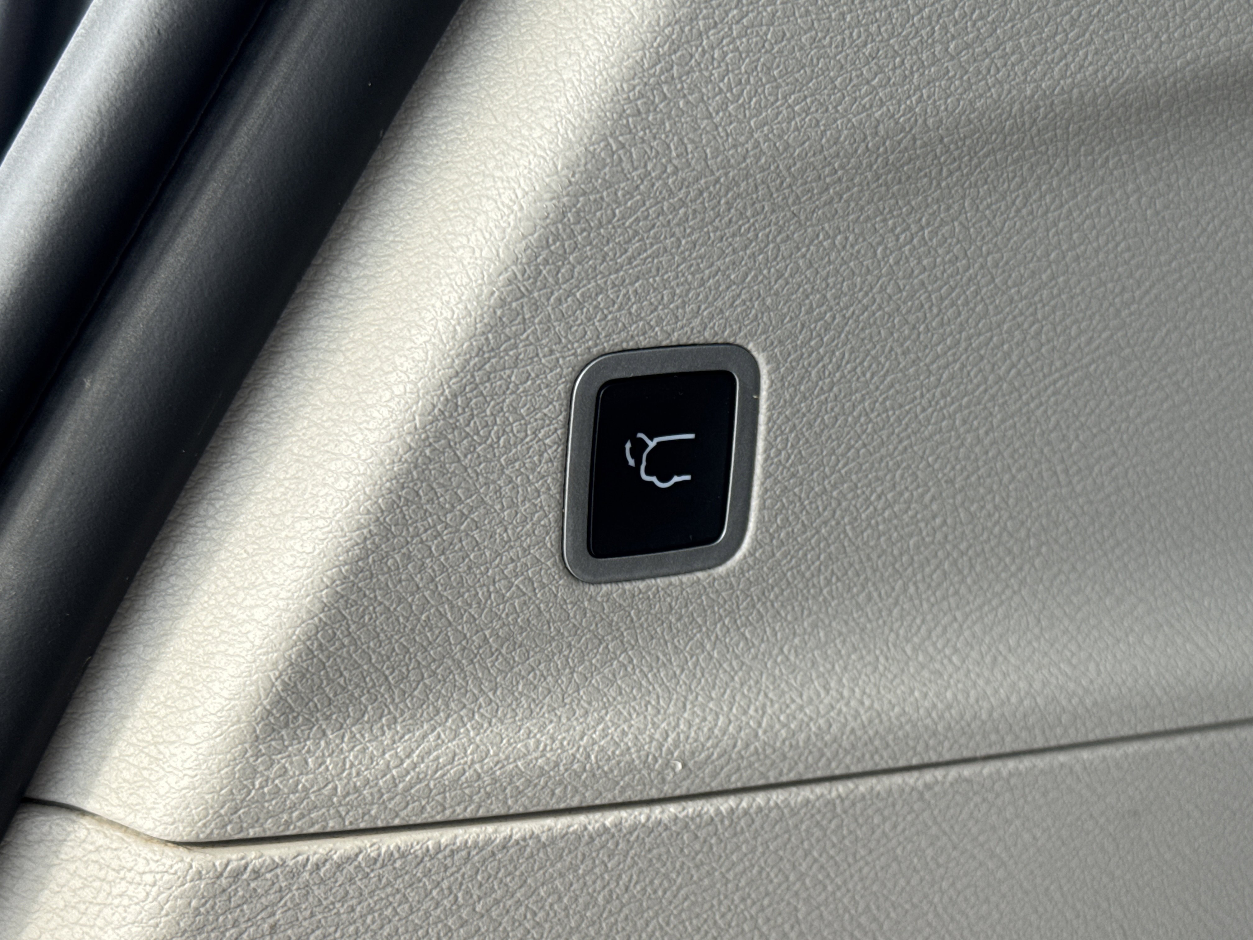 Used 2024 Chrysler Pacifica Touring-L image 19