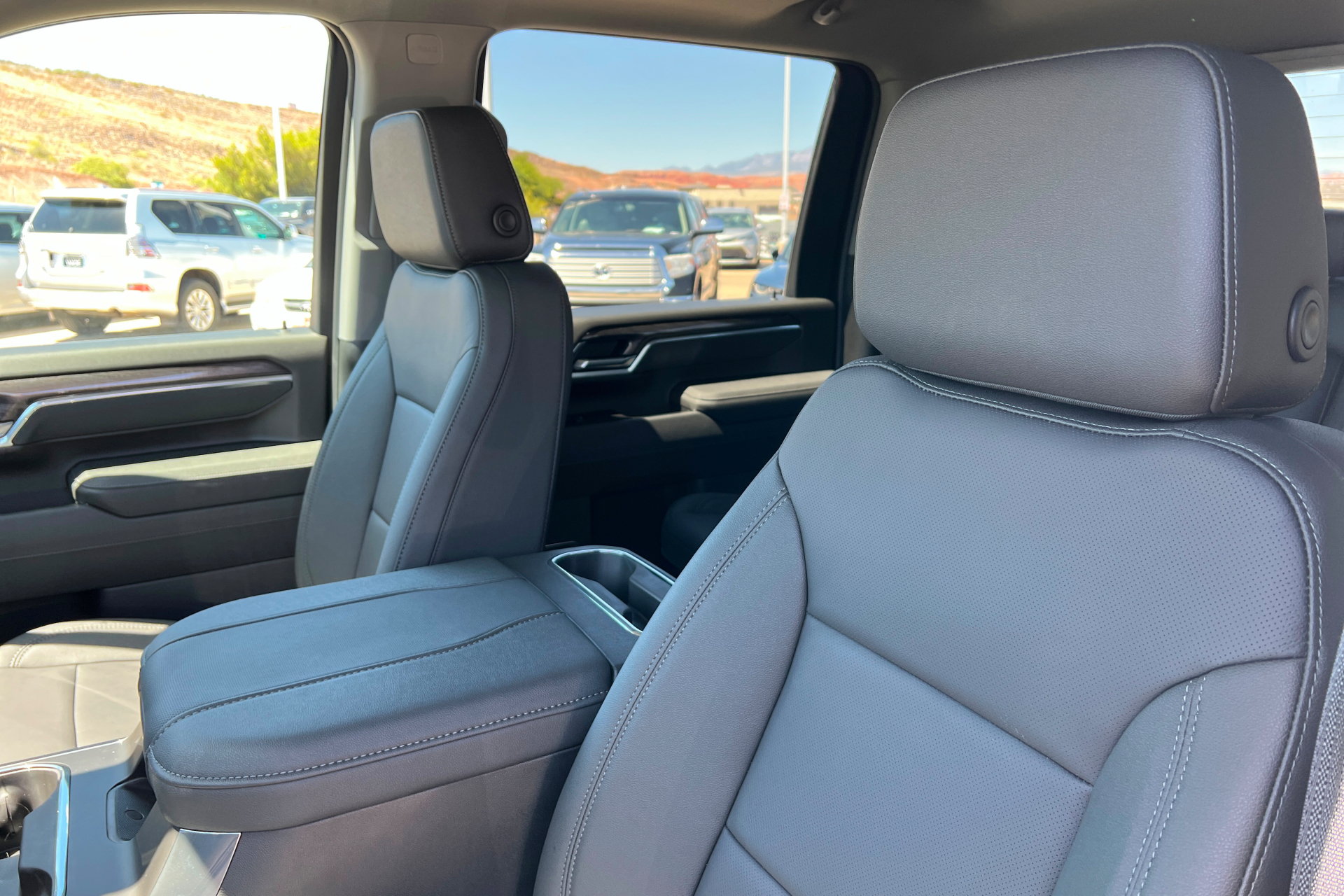 New 2026 Chevrolet Silverado 2500 LTZ w/ LTZ Plus Package AWD/4WD image 17