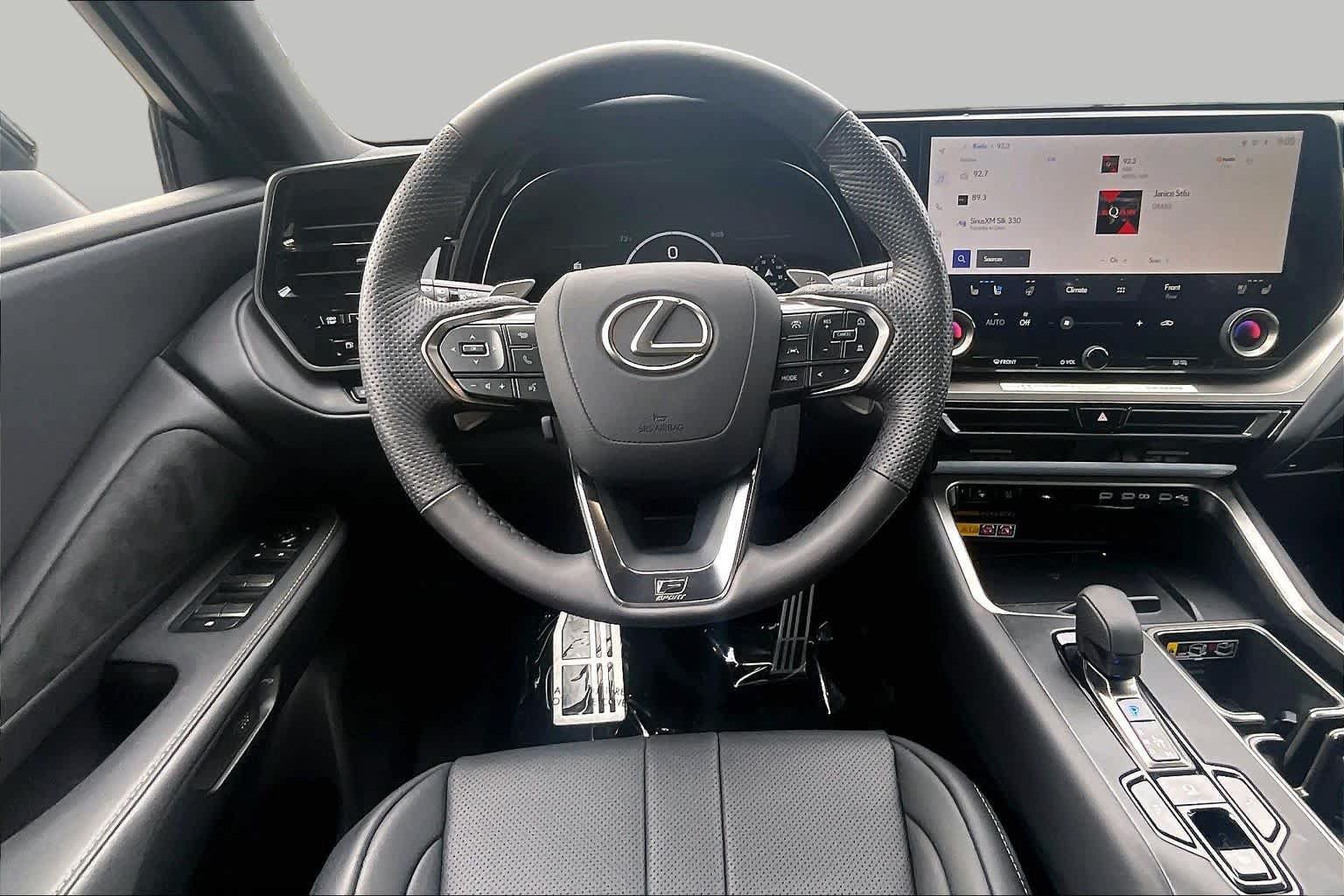 Used 2026 Lexus TX 500h AWD w/ Technology Package image 6