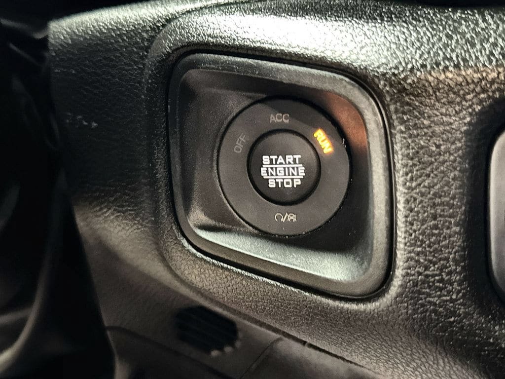 Used 2025 Jeep Gladiator Sport AWD/4WD image 23