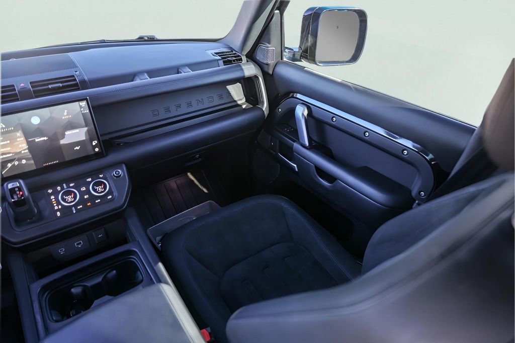 Used 2023 Land Rover Defender 110 V8 image 30