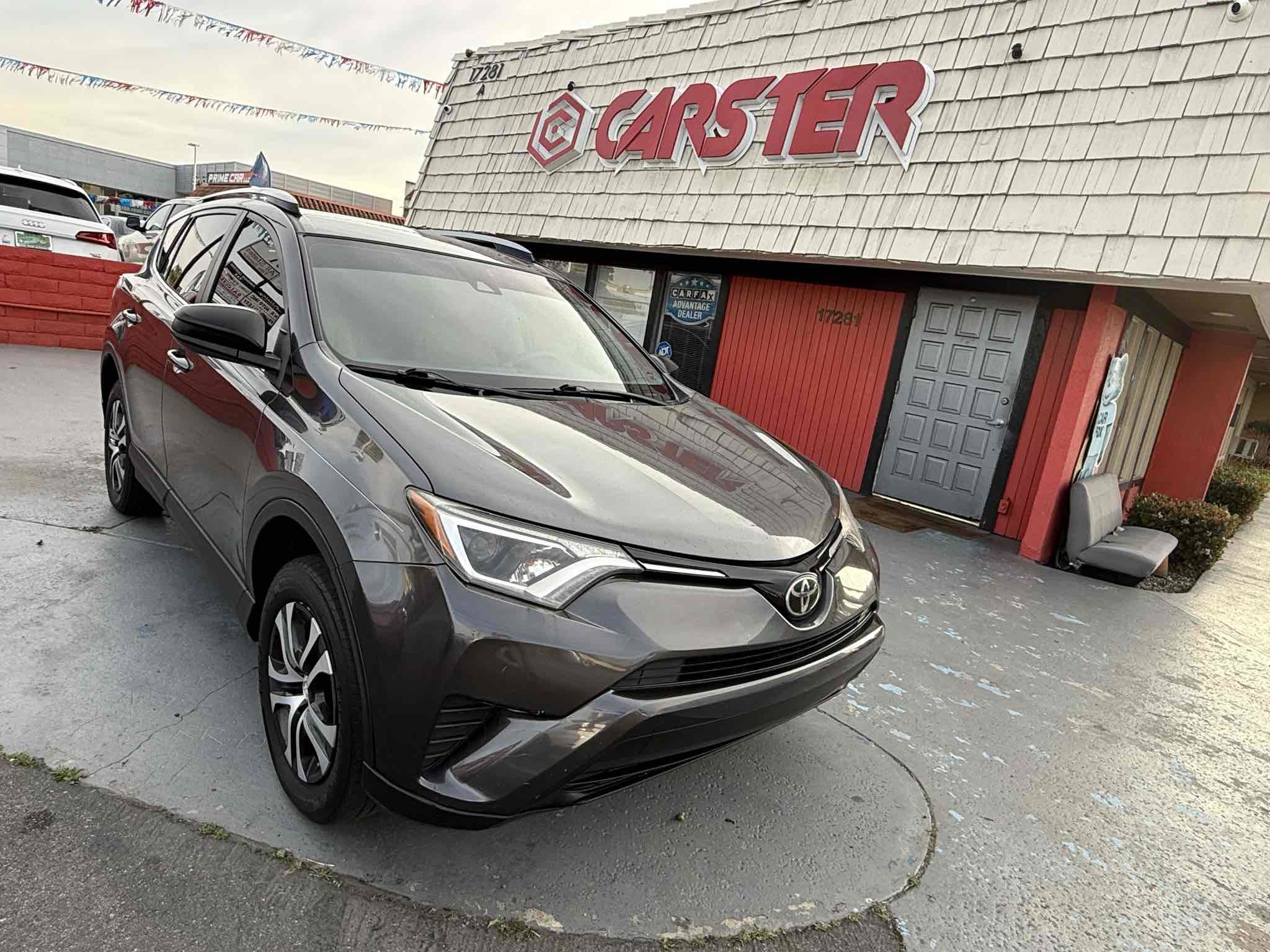 Used 2017 Toyota RAV4 LE image 2