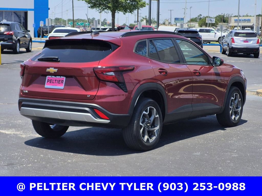 Used 2025 Chevrolet Trax LT w/ Driver Confidence Package FWD image 6