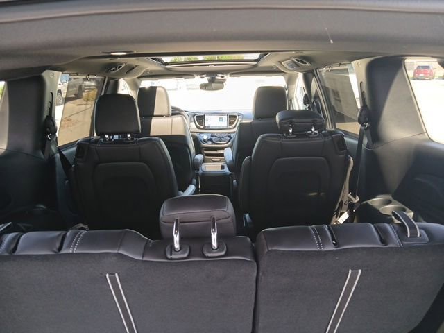 New 2026 Chrysler Pacifica Select FWD image 29