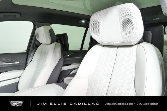 New 2026 Cadillac Escalade IQL Sport 1 w/ LPO, ONYX Package AWD/4WD image 6