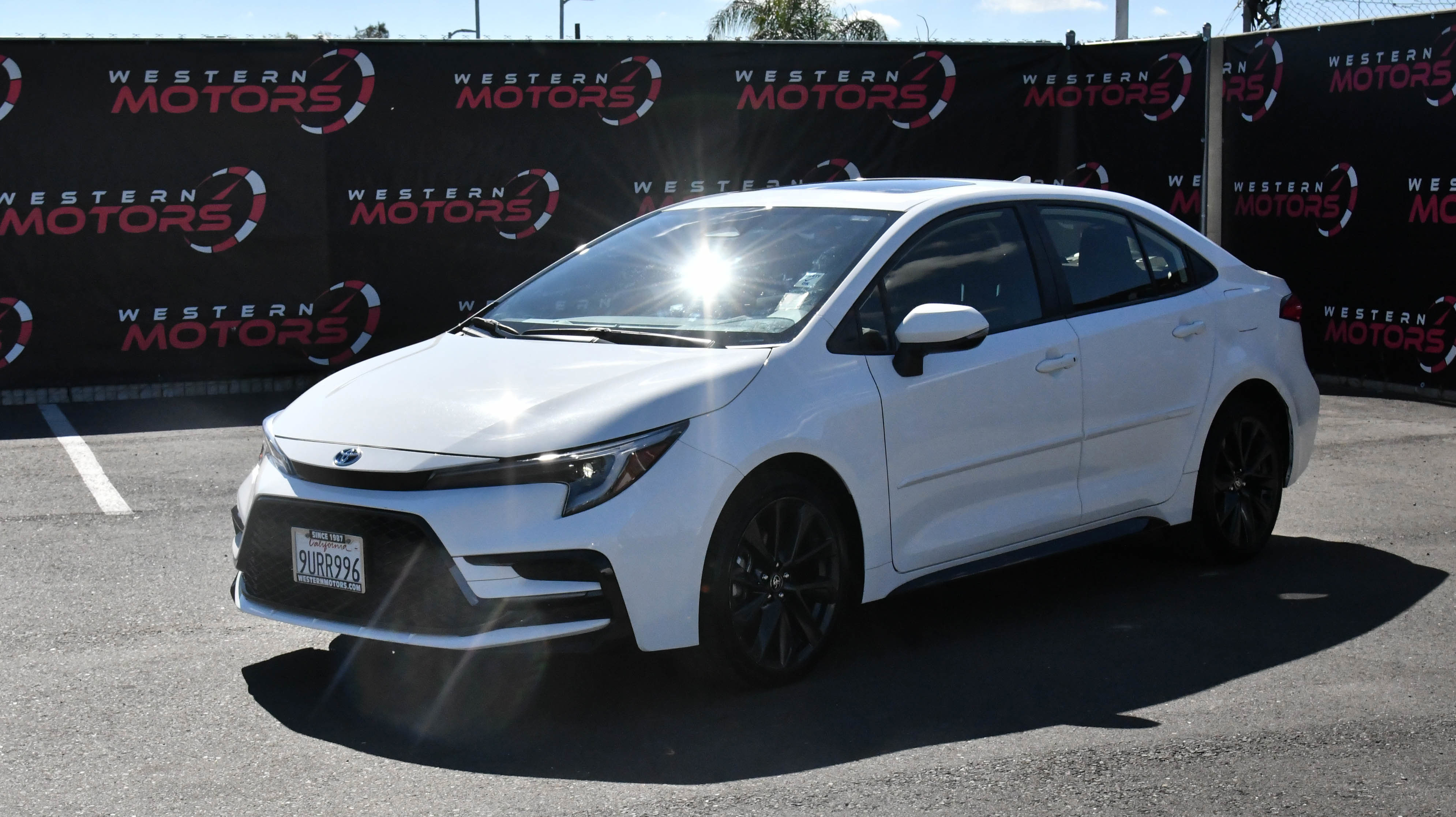 Used 2024 Toyota Corolla SE w/ SE Package image 3