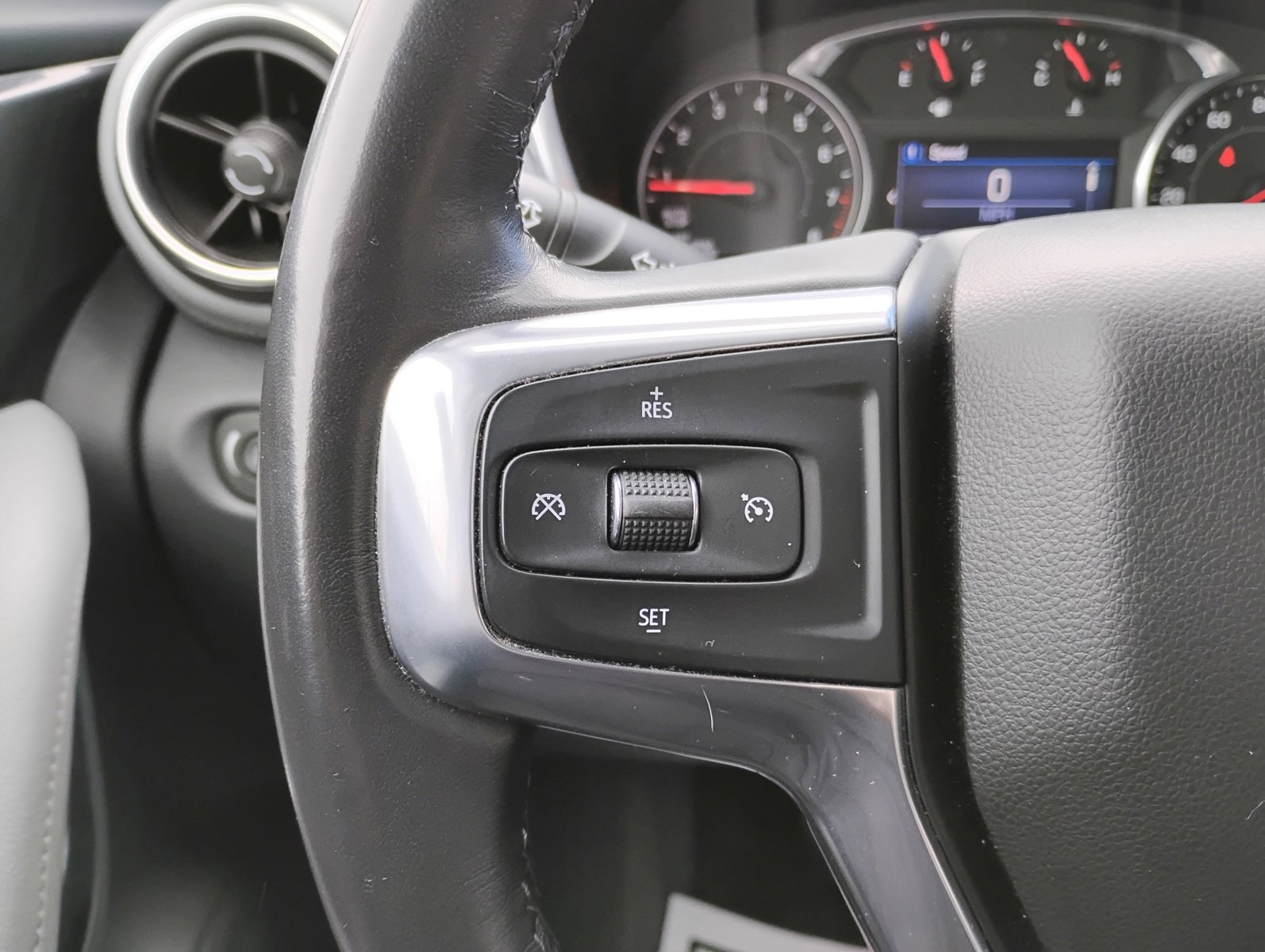 Used 2019 Chevrolet Blazer LT image 9