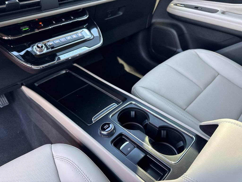 New 2026 Lincoln Corsair Reserve w/ Jet Appearance Package image 25