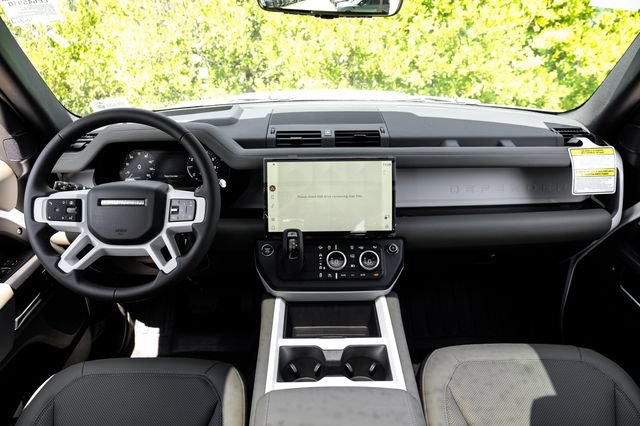 New 2026 Land Rover Defender 110 X-Dynamic SE AWD/4WD image 18