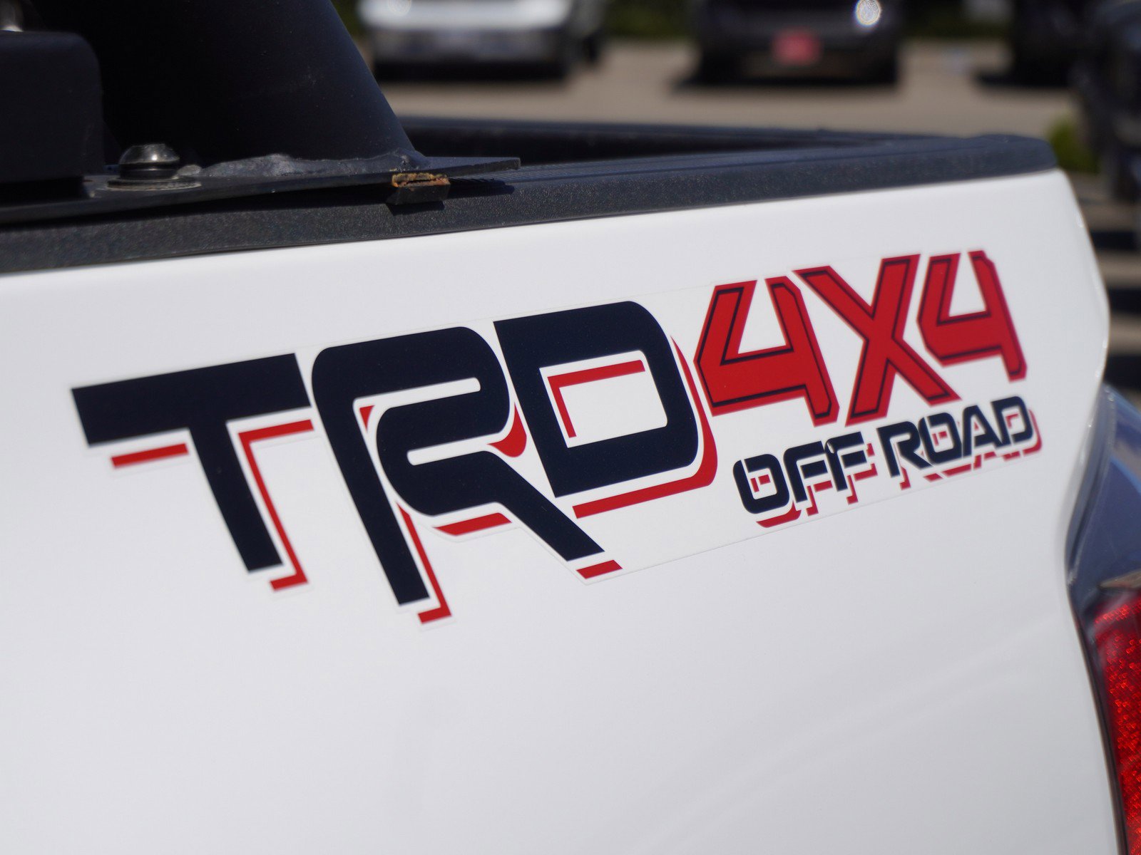 Used 2022 Toyota Tacoma TRD Off-Road w/ Technology Package AWD/4WD image 11