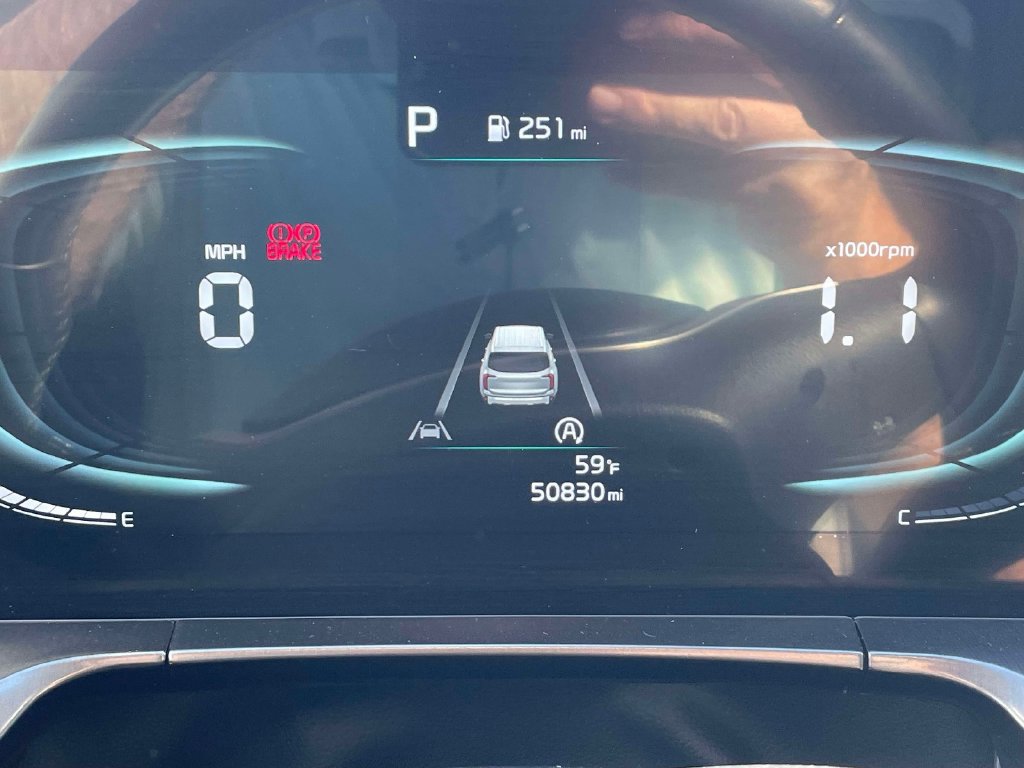 Used 2025 Kia Telluride S FWD image 28