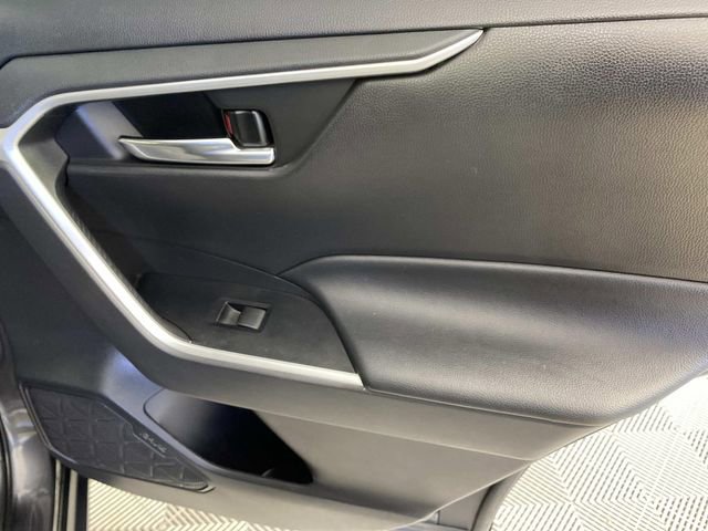 Used 2020 Toyota RAV4 XLE w/ XLE Grade Weather Package AWD/4WD image 25