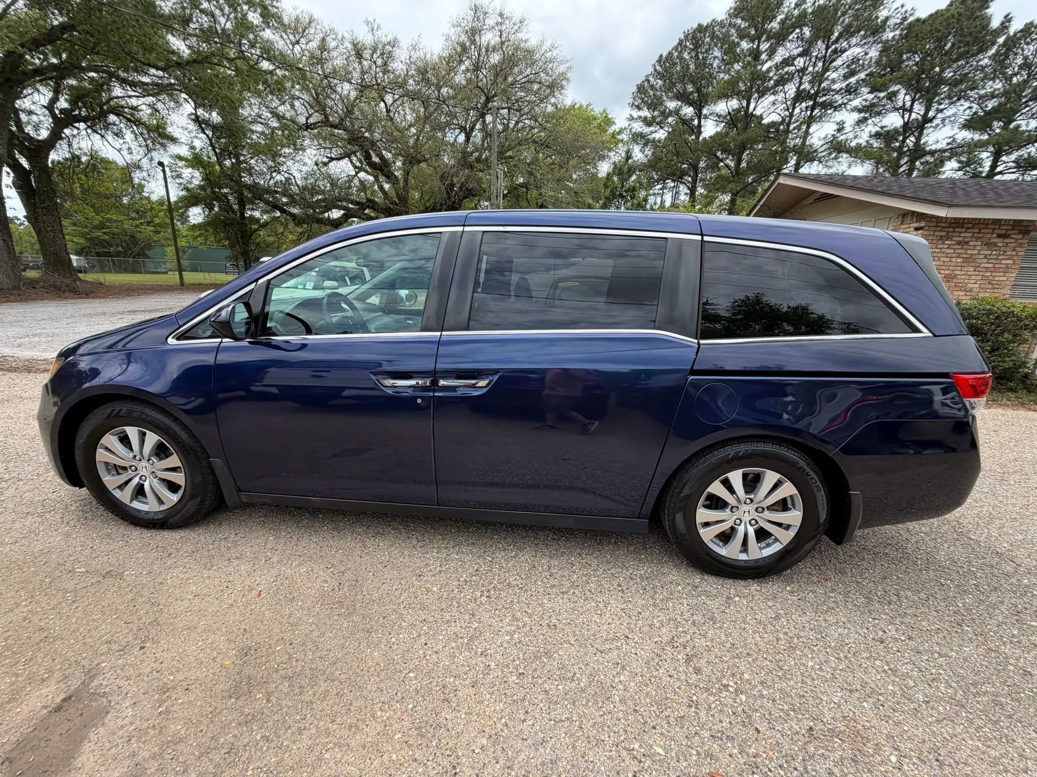 Used 2016 Honda Odyssey SE image 8