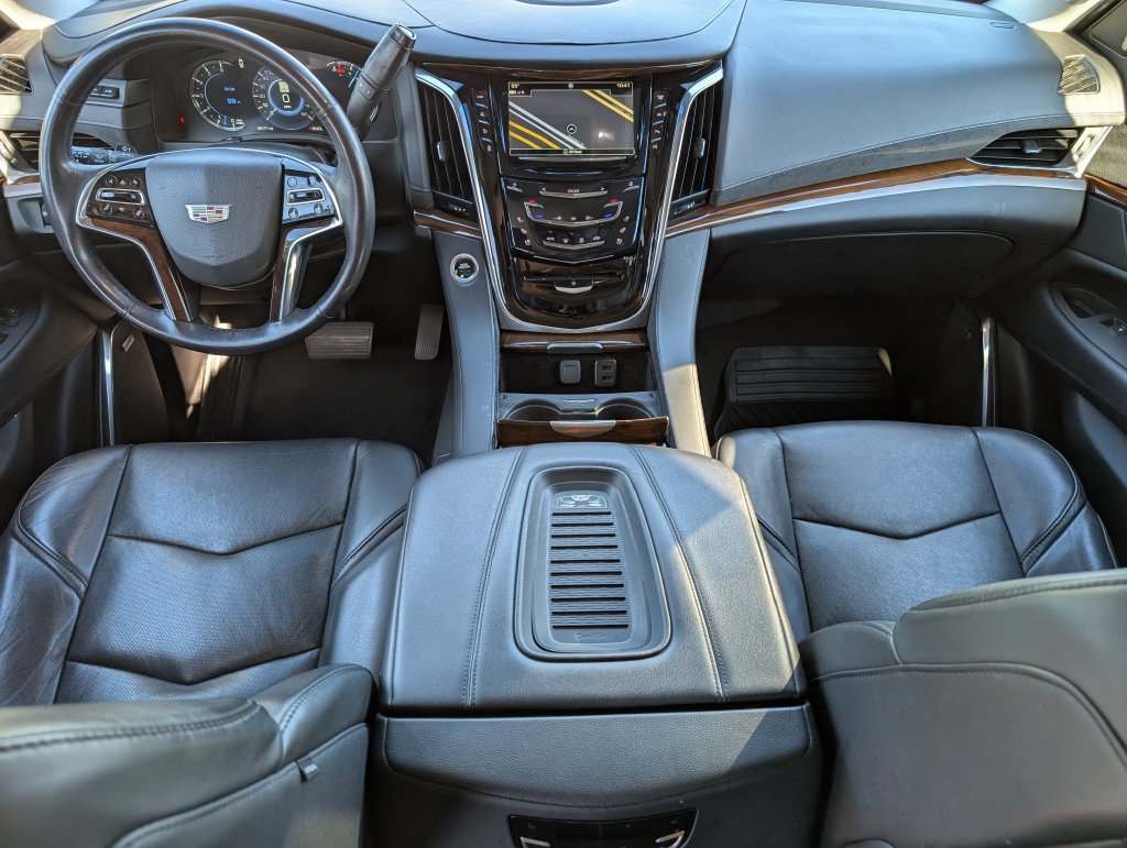 Used 2019 Cadillac Escalade Luxury AWD/4WD image 20