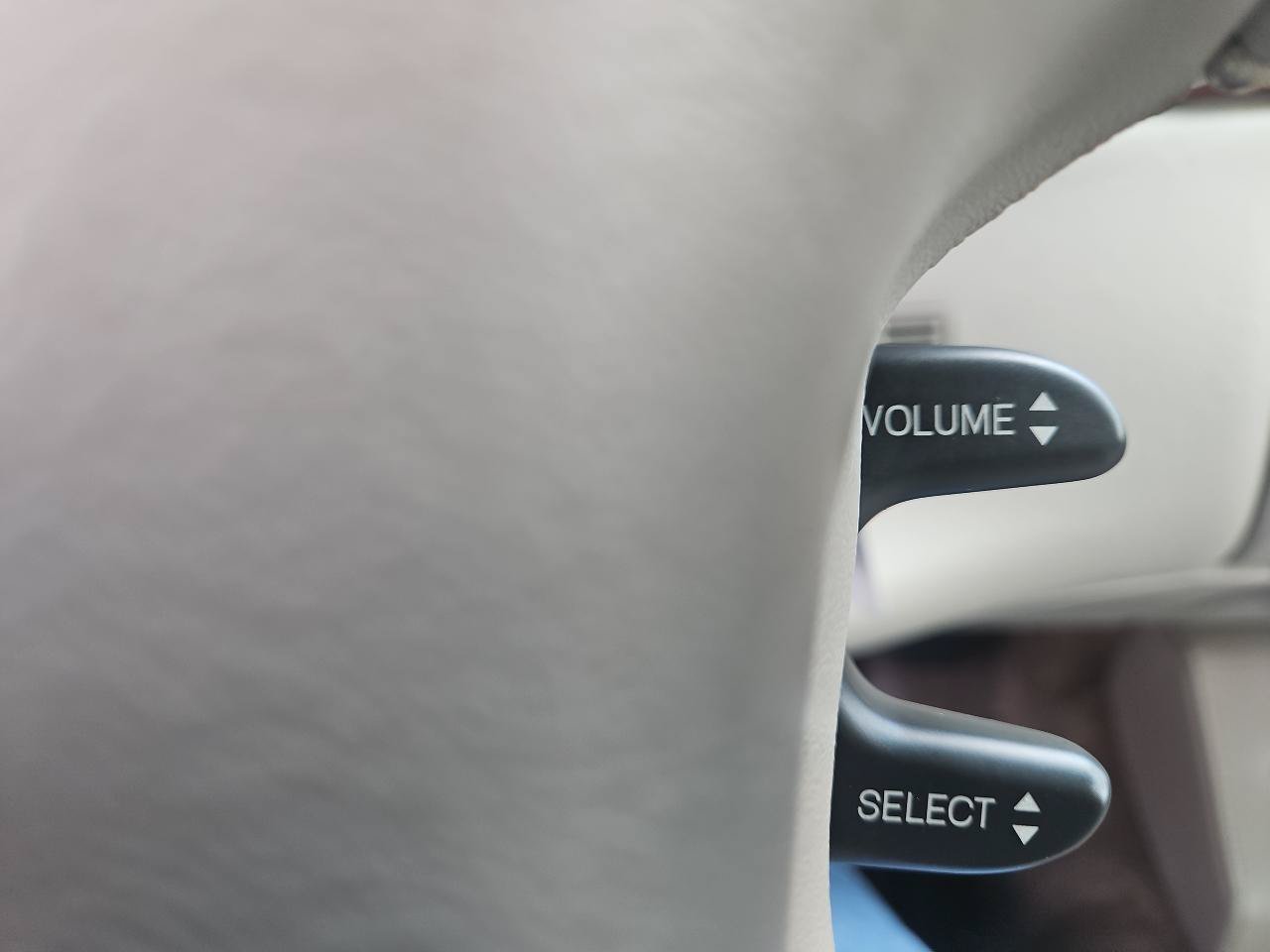 Used 1998 Cadillac De Ville FWD image 31