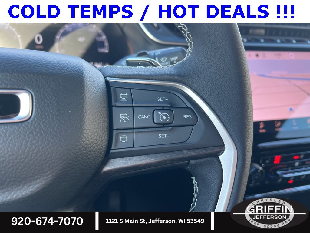 New 2025 Jeep Grand Cherokee Limited w/ Black Appearance Package image 16