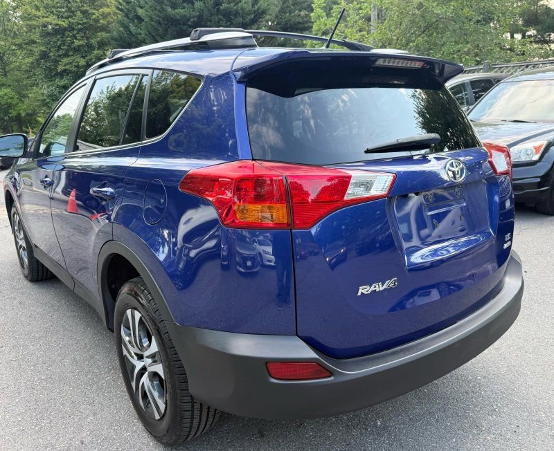 Used 2015 Toyota RAV4 LE AWD/4WD image 5
