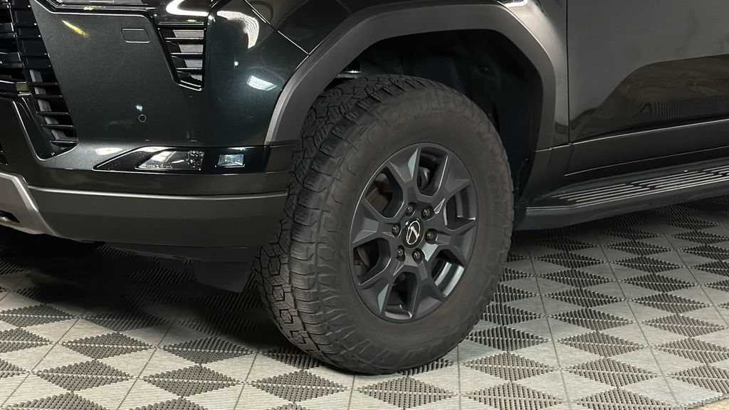 Certified 2025 Lexus GX 550 AWD/4WD image 4