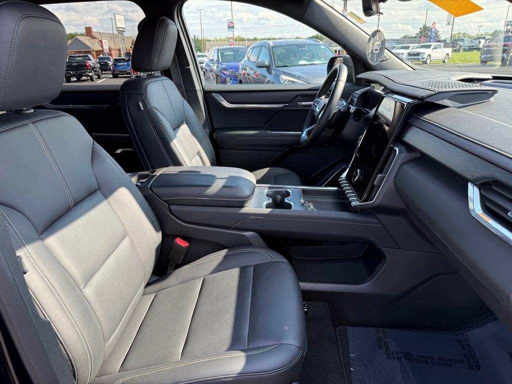 Used 2026 GMC Acadia Elevation w/ Elevation Premium Package AWD/4WD image 23