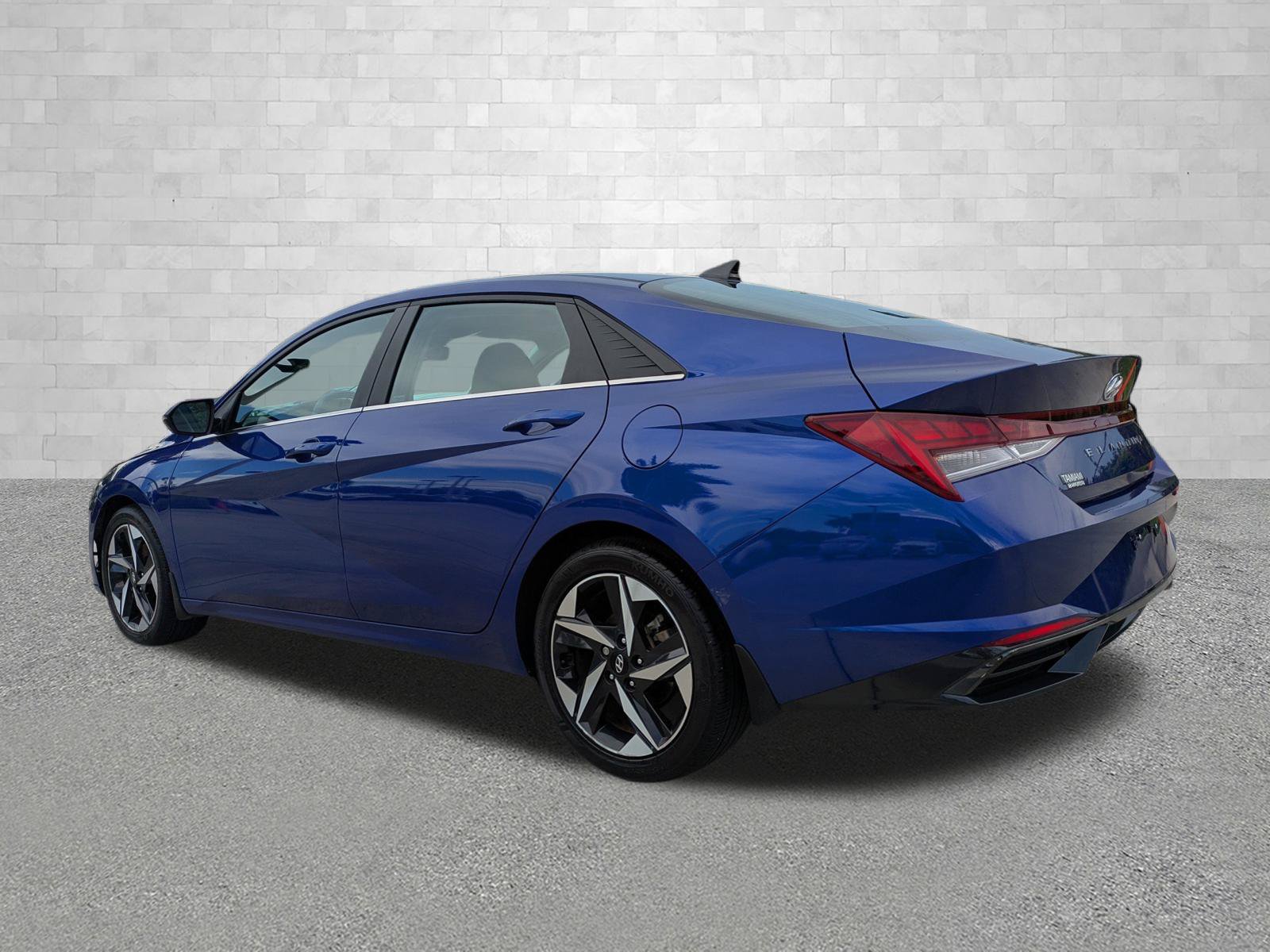 Certified 2022 Hyundai Elantra SEL w/ Convenience + Premium Package FWD image 4