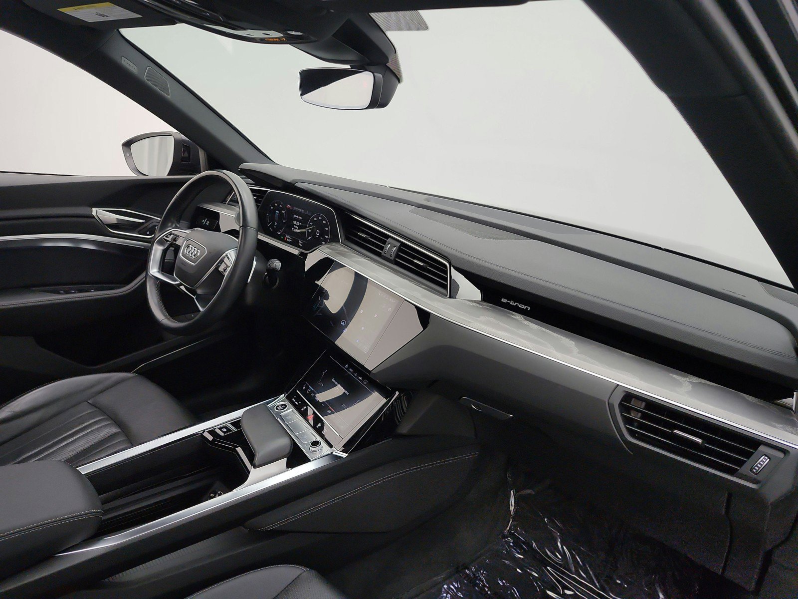 Used 2023 Audi e-tron Premium Plus w/ Premium Plus Package AWD/4WD image 17