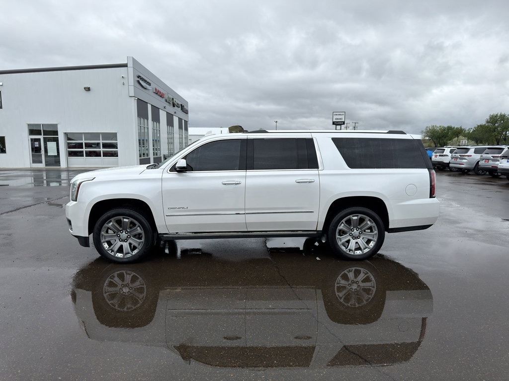 Used 2016 GMC Yukon XL Denali w/ Open Road Package AWD/4WD image 31