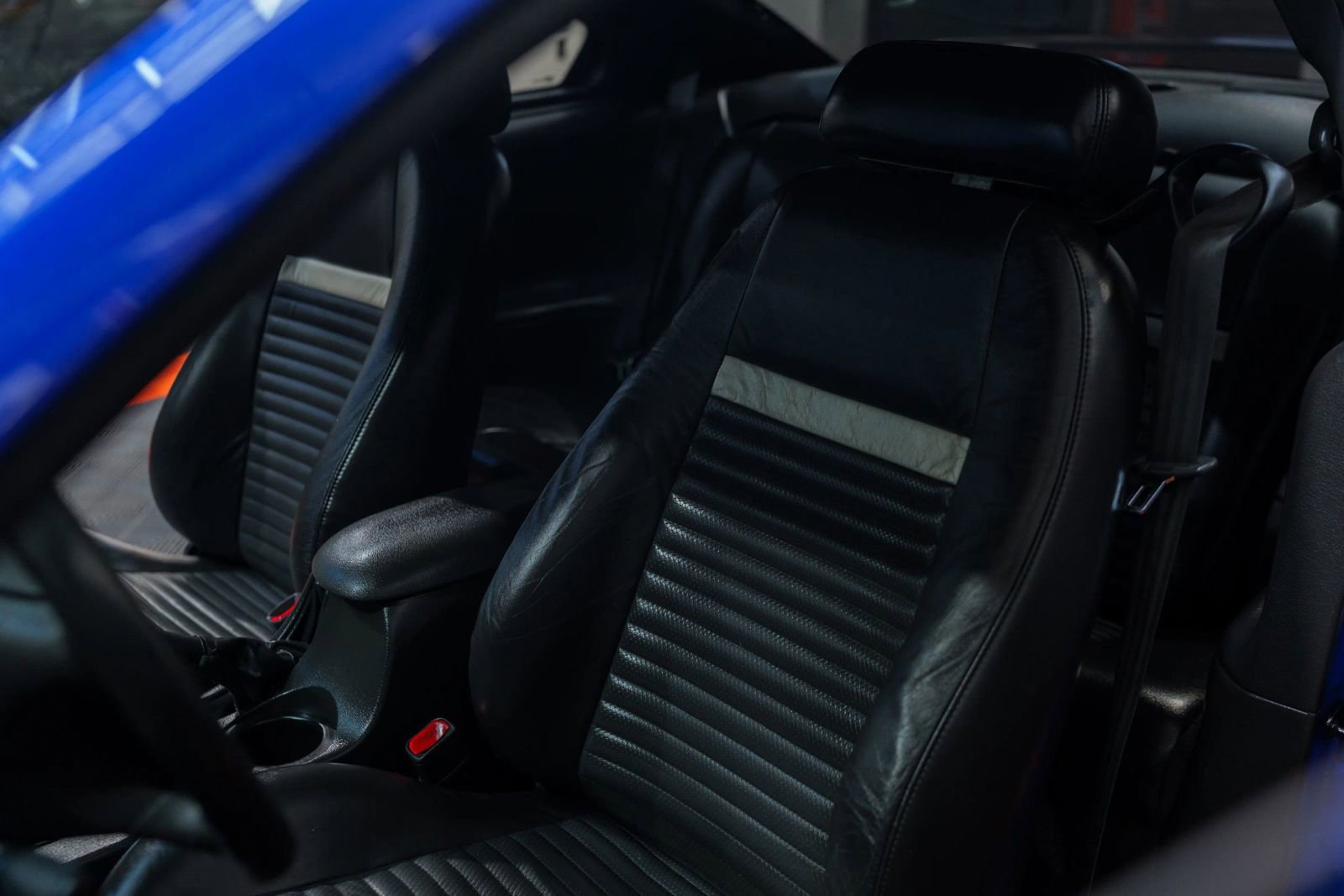 Used 2004 Ford Mustang Mach 1 RWD image 27