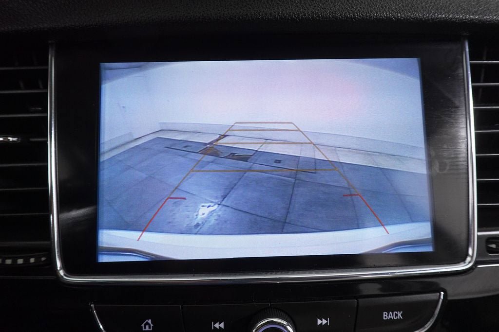 Used 2019 Buick Encore Essence w/ Experience Buick Package FWD image 17