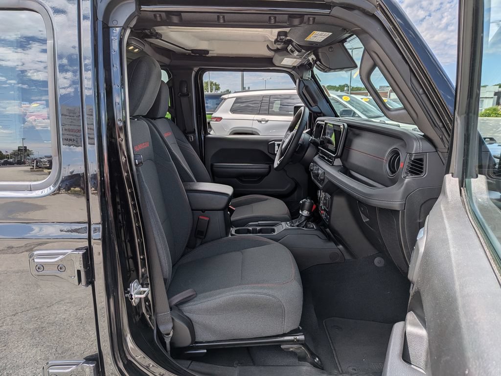 Used 2024 Jeep Wrangler Unlimited Rubicon AWD/4WD image 23