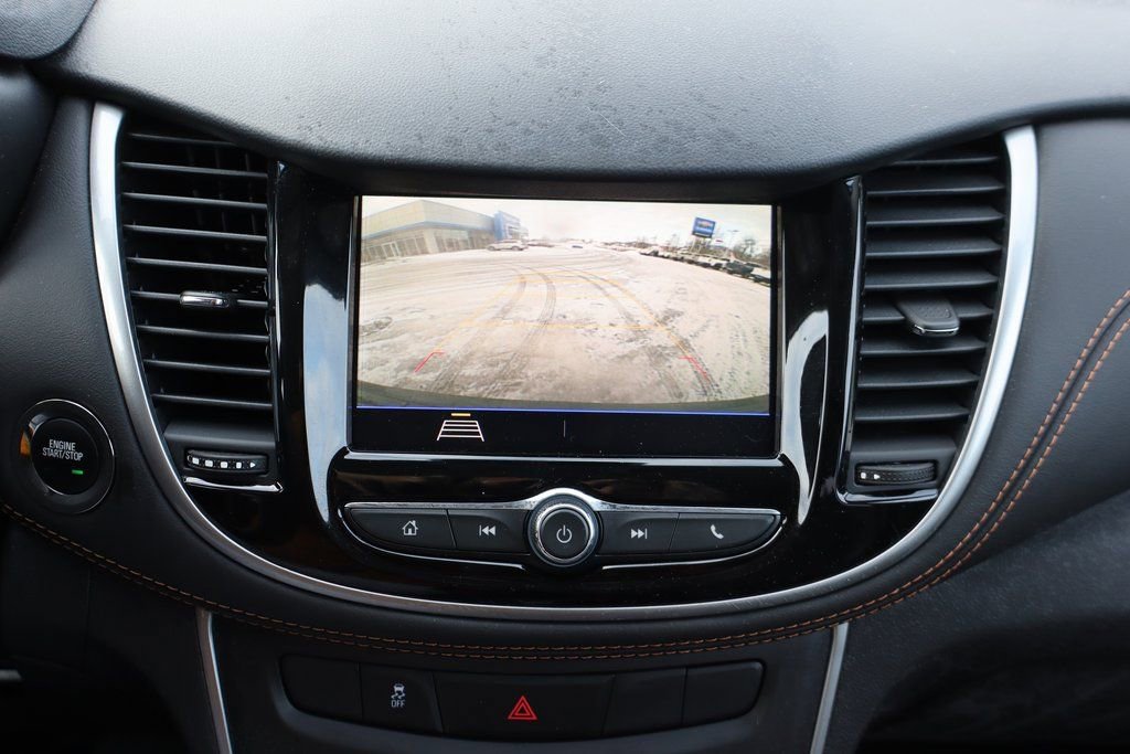 Used 2022 Chevrolet Trax LT w/ LT Convenience Package image 12