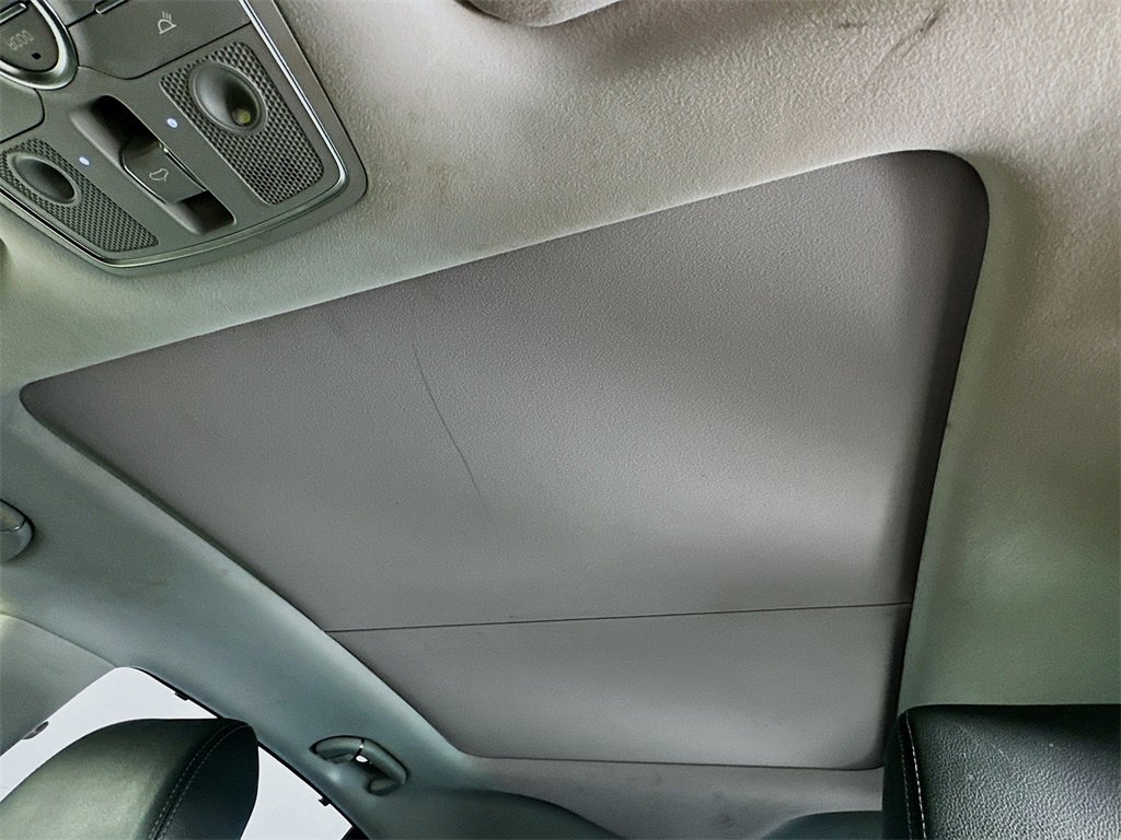 Used 2017 Kia K900 Premium image 22