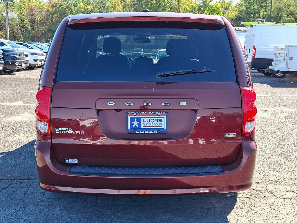 Used 2019 Dodge Grand Caravan SXT w/ Blacktop Package FWD image 10