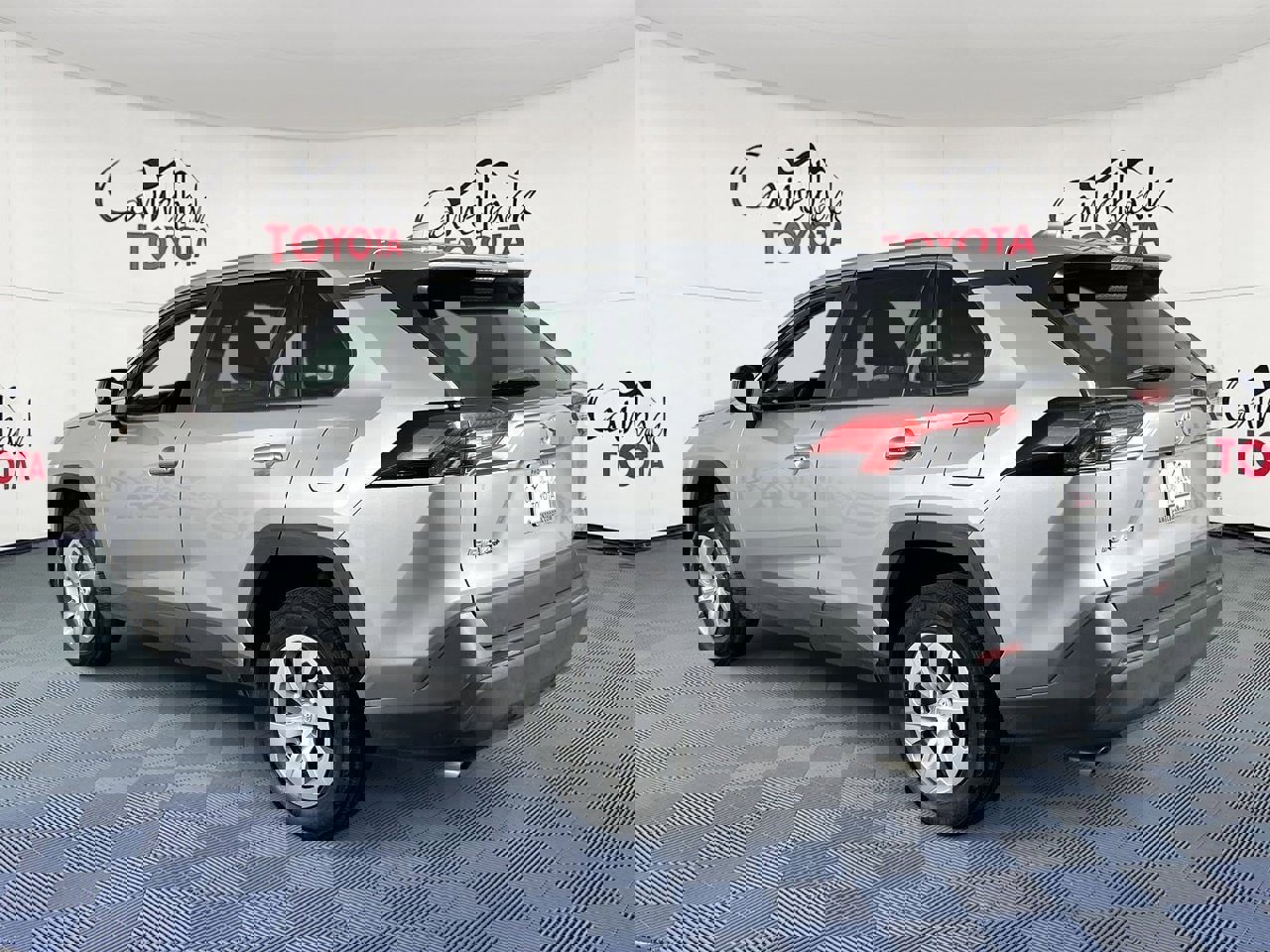 Used 2024 Toyota RAV4 LE image 5