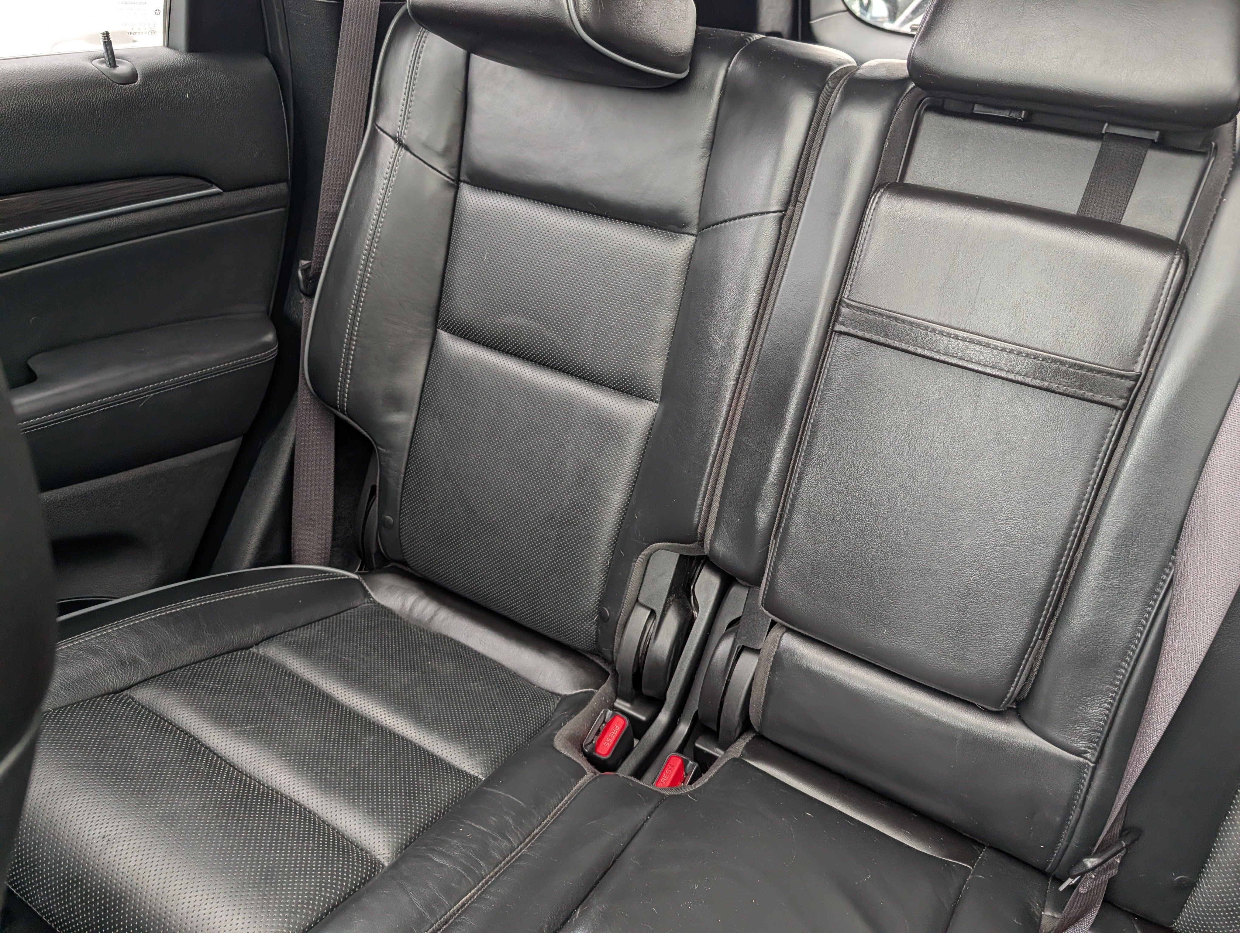 Used 2019 Jeep Grand Cherokee Overland AWD/4WD image 12