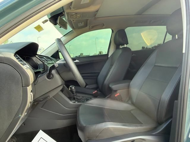 Used 2020 Volkswagen Tiguan SE FWD image 26