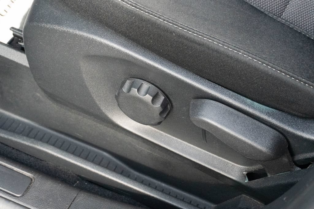 Used 2021 Ford Edge SE AWD/4WD image 16