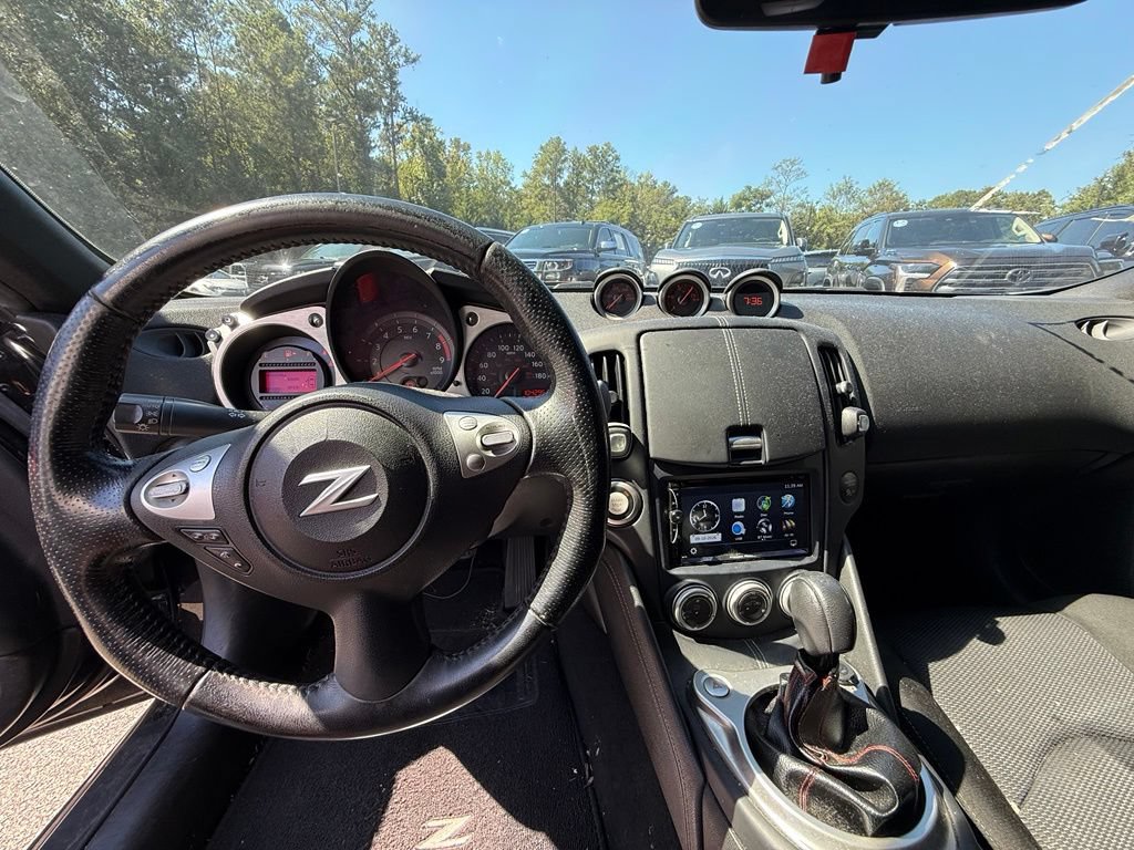 Used 2016 Nissan 370Z Coupe RWD image 7