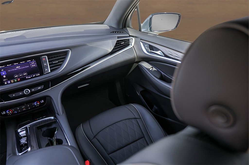 Used 2024 Buick Enclave Avenir w/ Avenir Technology Package image 29