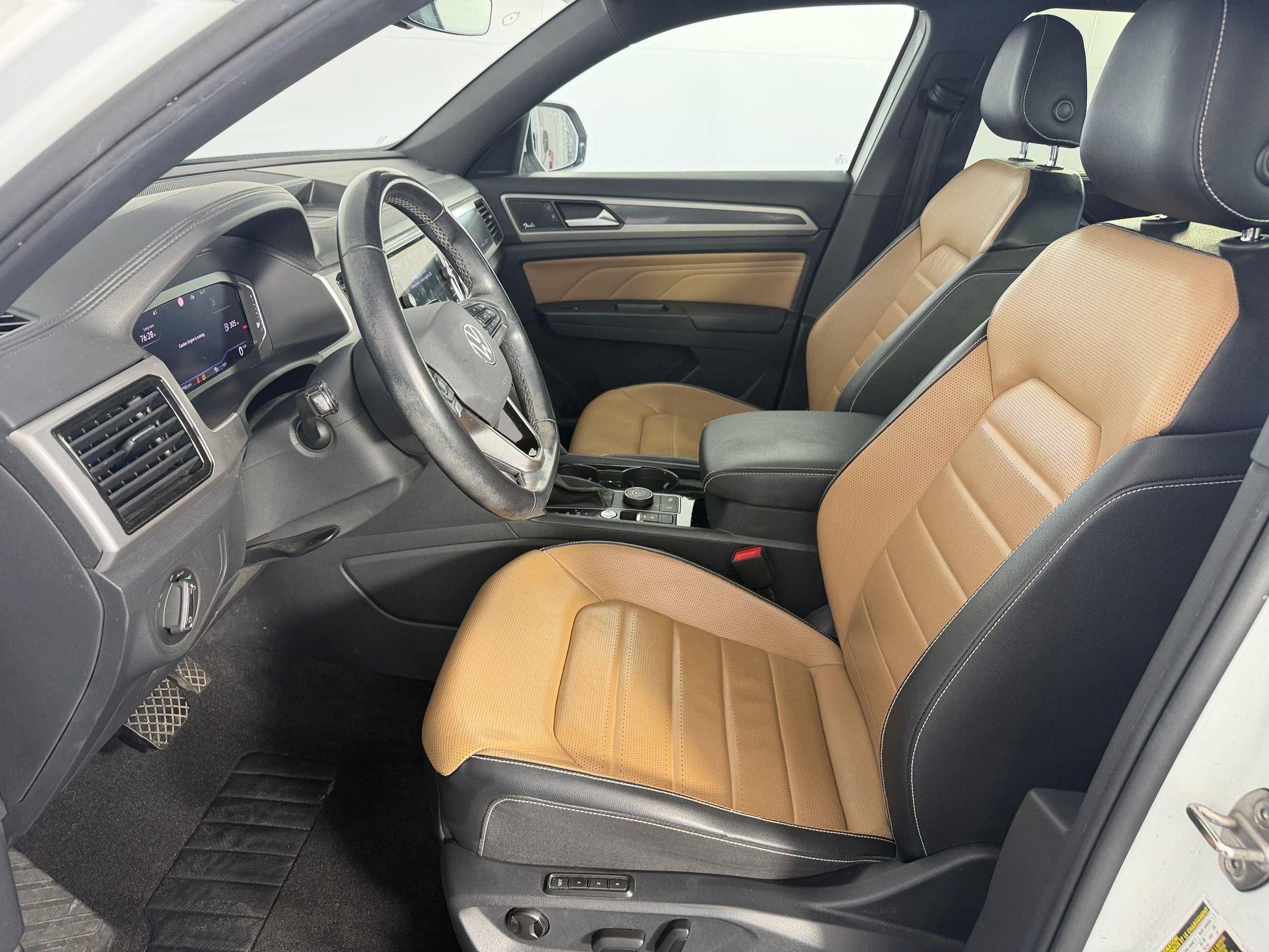 Used 2020 Volkswagen Atlas Cross Sport SEL Premium AWD/4WD image 5