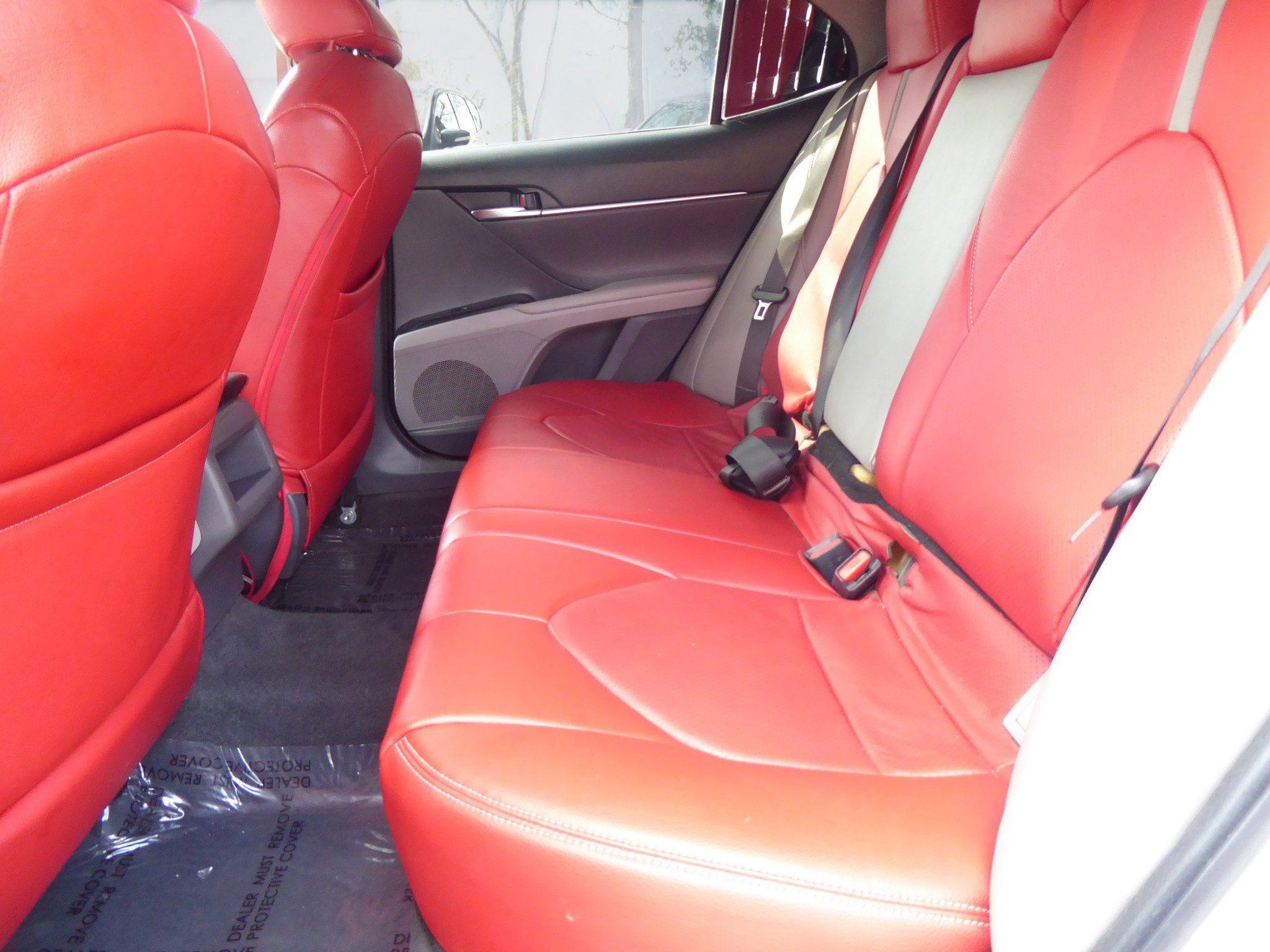 Used 2018 Toyota Camry SE FWD image 18