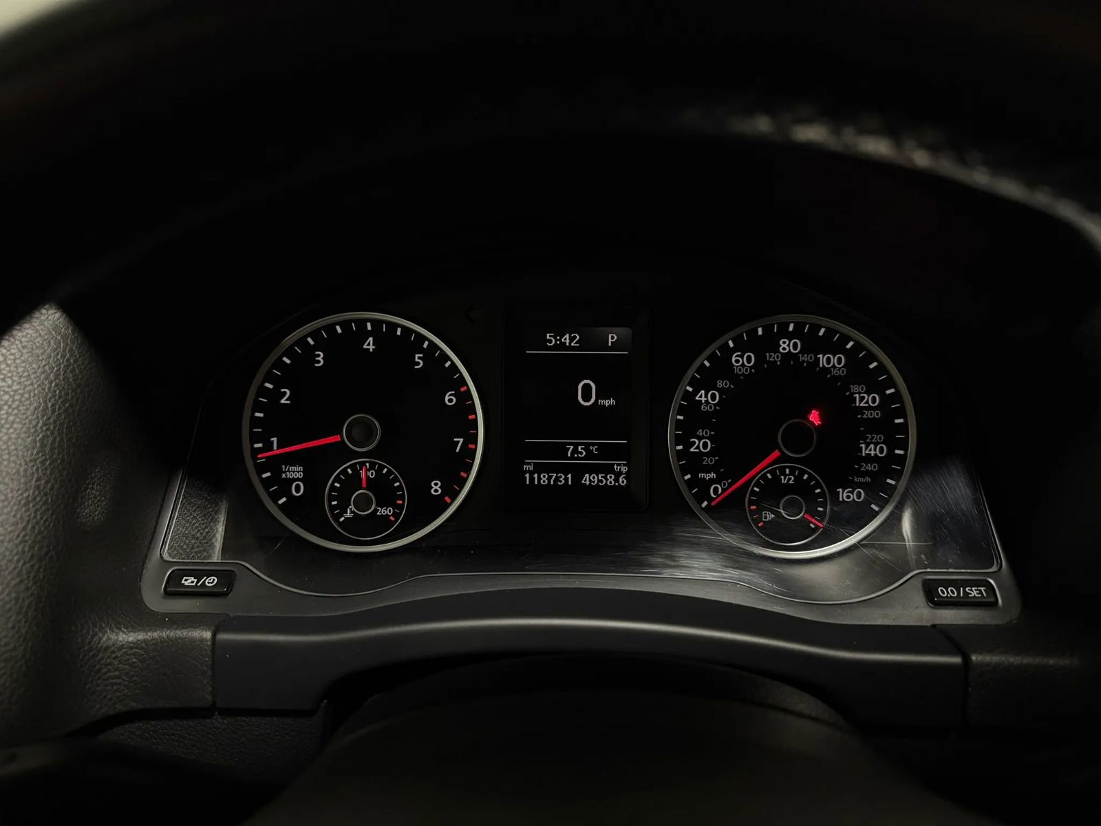 Used 2017 Volkswagen Tiguan SEL FWD image 31