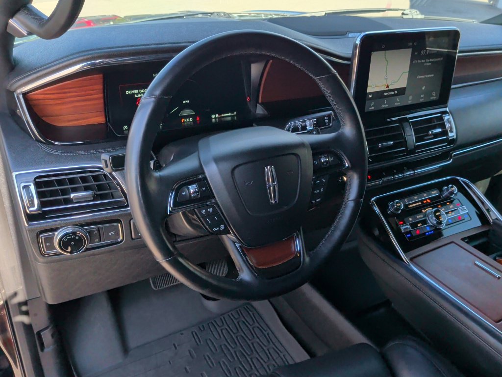 Used 2020 Lincoln Navigator Reserve w/ Luxury Package RWD image 15