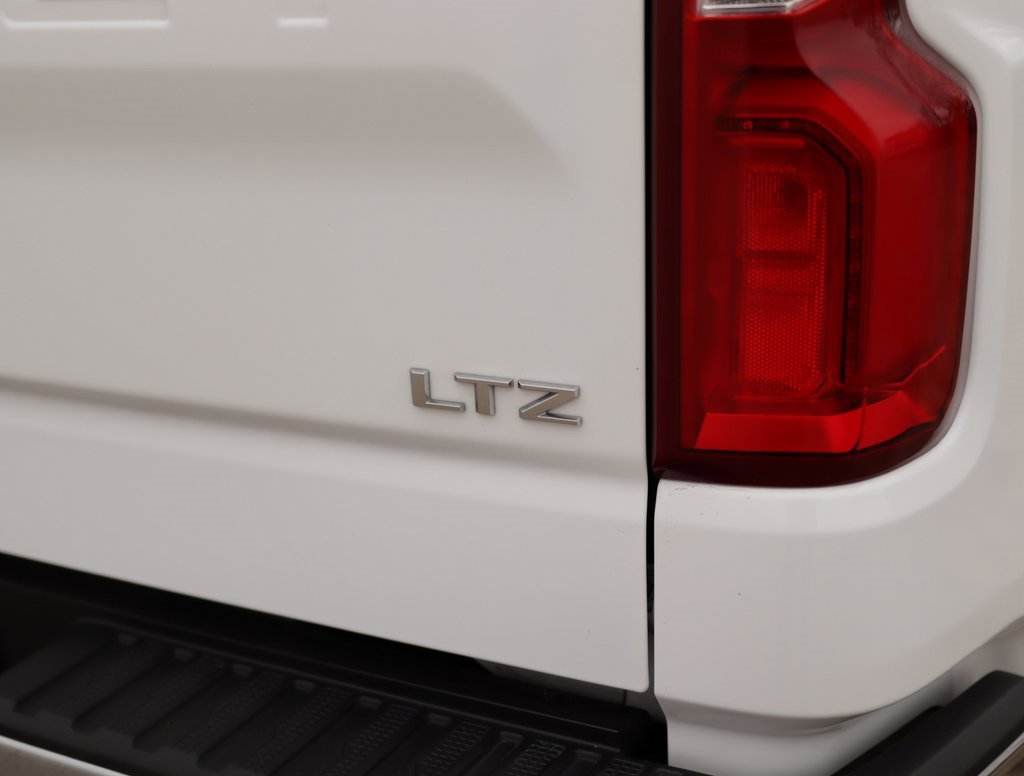 Used 2024 Chevrolet Silverado 1500 LTZ image 39