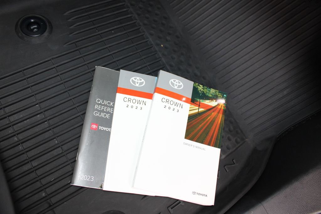 Certified 2023 Toyota Crown XLE image 46